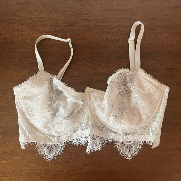 White unlined push-up bra - Picture 2 of 4